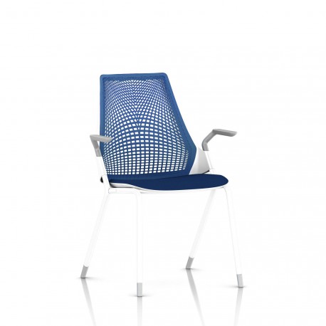 Chaise Sayl Side Chair Herman Miller Studio White / 4 Pieds - Patins / Dossier Suspension Berry Blue / Assise Tissu Scuba