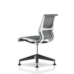 Siège Setu Herman Miller Graphite / Structure Studio White / Lyris Alpine