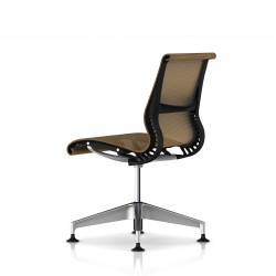 Siège Setu Herman Miller Alu Semi Poli / Structure Graphite / Lyris Mango