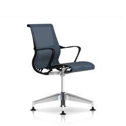 Chaise de réunion Setu Herman Miller Alu Semi Poli / Structure Graphite / Lyris Berry Blue