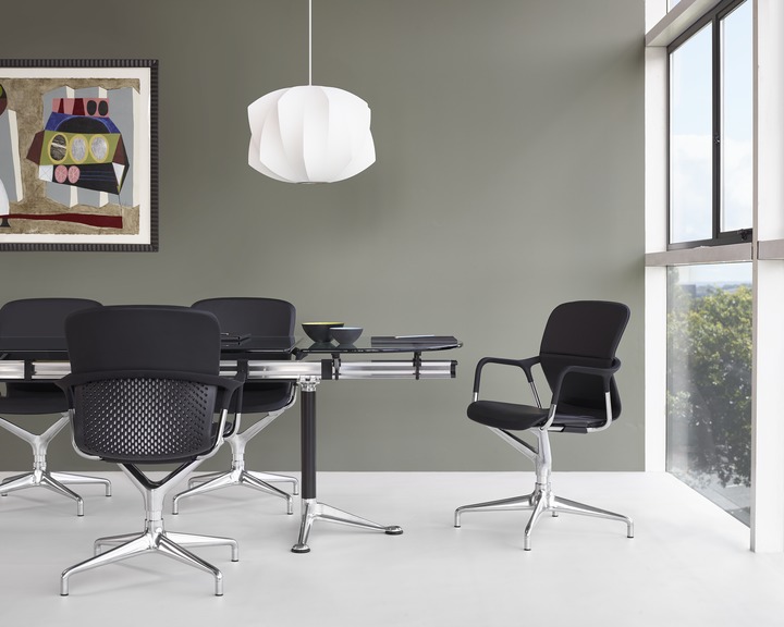 chaises de réunion herman miller en noir